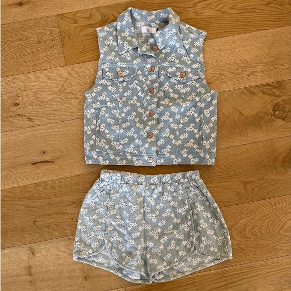 Dolce Vita - Embroidered Daisy Sleevelest Vest Top & Shorts Set in Blue & White - Picture 1 of 6